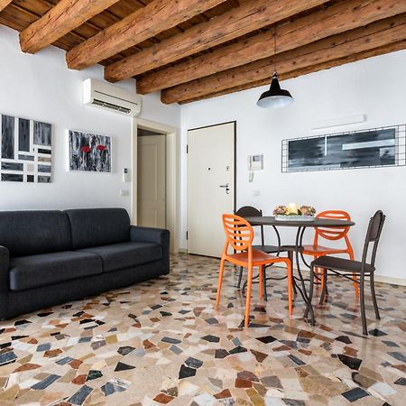 Lovely Apartment In Vicenza Exterior photo
